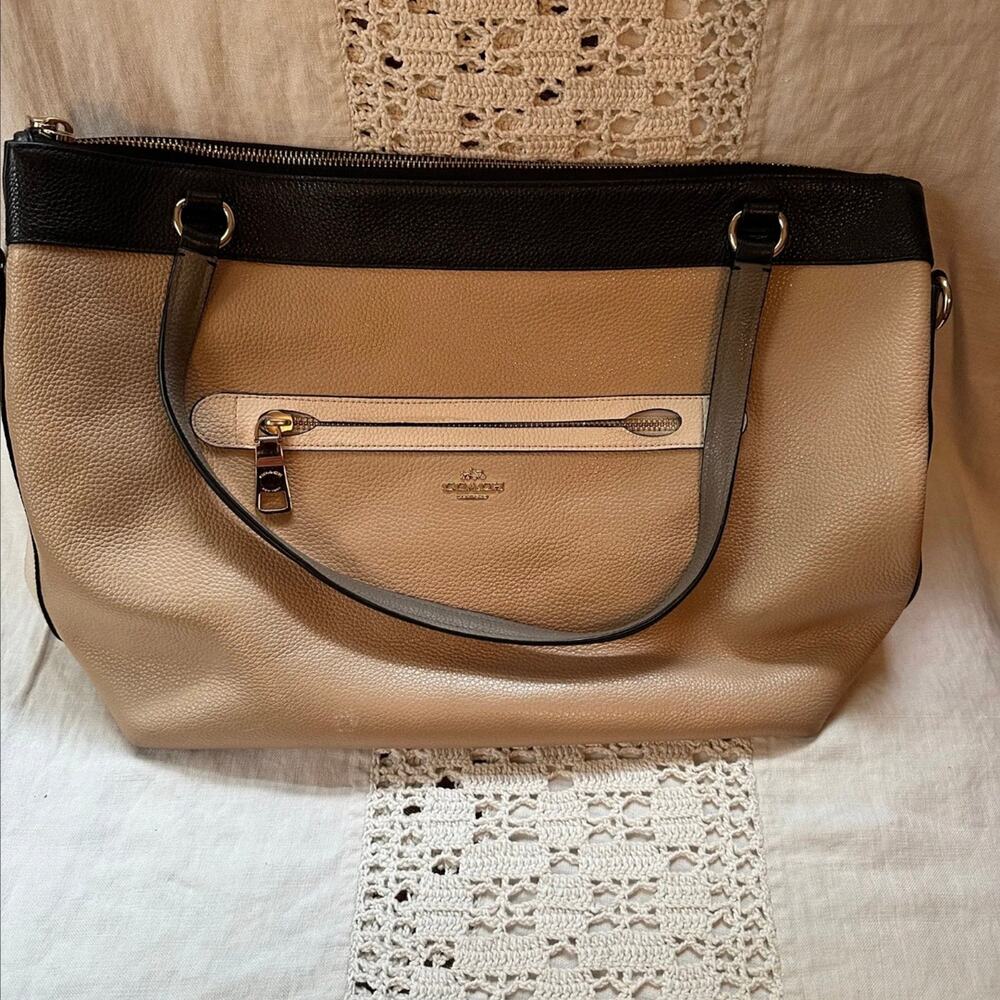 COACH F57210 TYLER Large TOTE IN COLORBLOCK LEATHER EUC Pebble Leather